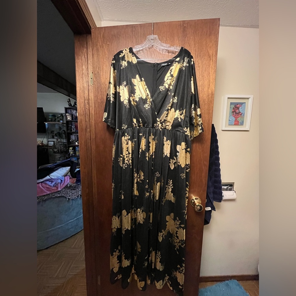 Elegant Black and Gold Floral Dress
